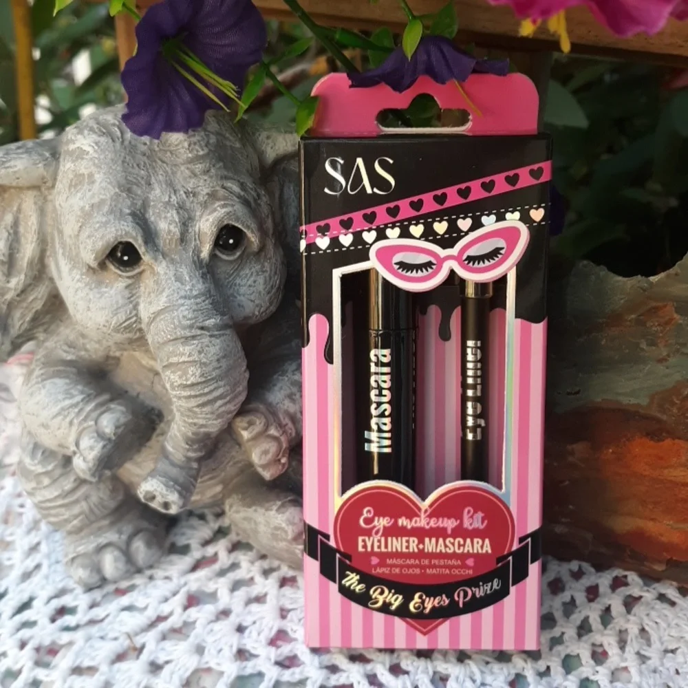 🆕THE BIG EYES PRIZE 12 HOUR WEAR BLACK VOLUME MASCARA AND EYELINER BOXED SET